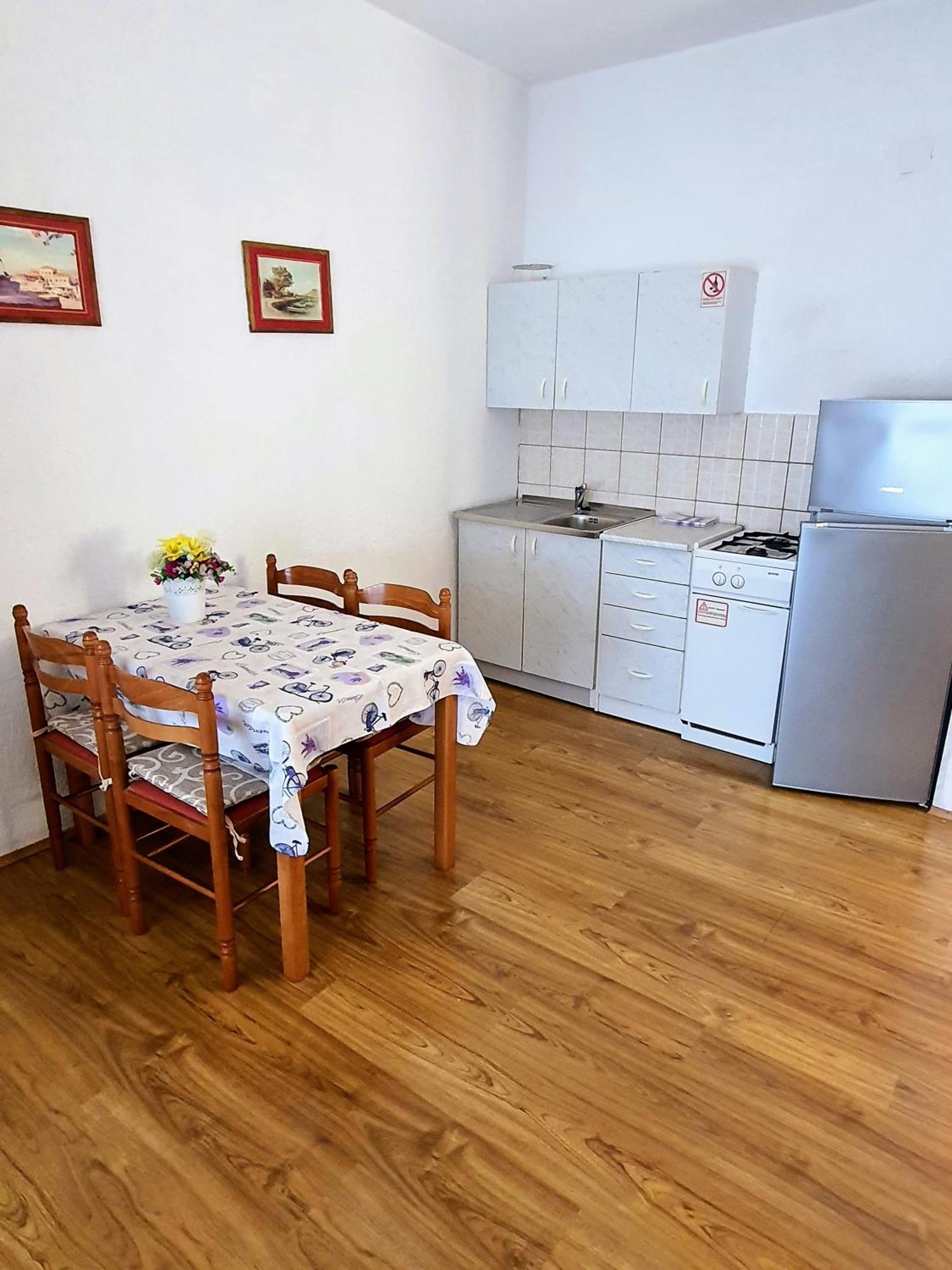 Apartments - Buffet 2B Свети-Юрай Номер фото
